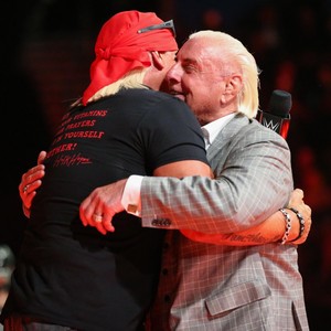  Raw 7/22/19 ~ Stone Cold Steve Austin closes the mostrar