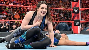  Raw 7/8/19 ~ Nikki 交叉, 十字架 vs Dana Brooke