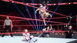  Raw 8/12/19 ~ Alexa Bliss/Nikki attraversare, croce vs The Kabuki Warriors