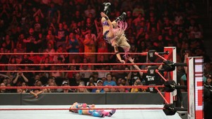  Raw 8/5/19 ~ Women's Tag Team 제목 Fatal 4-Way