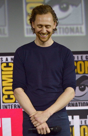  Tom Hiddleston -San Diego Convention Center (July 20, 2019)