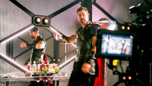  Tom Hiddleston behind the scenes of Thor: Ragnarok