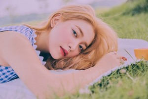 Yeri is a goddess in individual teaser images for 'The ReVe Festival: Day 2'