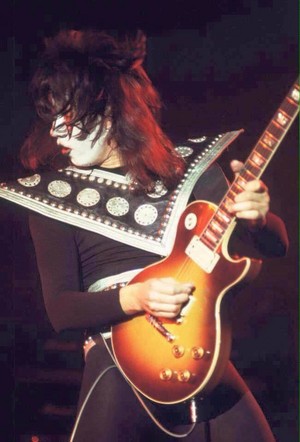  Ace ~Chicago, Illinois...November 8, 1974 (Hotter Than Hell Tour)