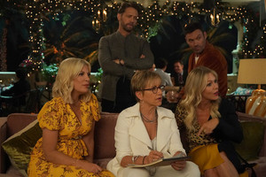 BH90210 - Episode 1.04 - The tafel, tabel Read - Promotional foto's