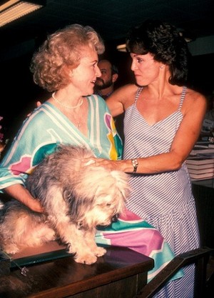  Betty White and Valerie Harper