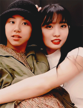  Chaeyoung and Momo