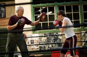  Clint Eastwood, Hillary Swank and मॉर्गन Freeman in Million Dollar Baby (2004)