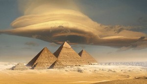 EGYPT GIZA PYRAMID WITH CLOUD HAT