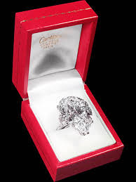 Elizabeth Taylor's Cartier Diamond Ring