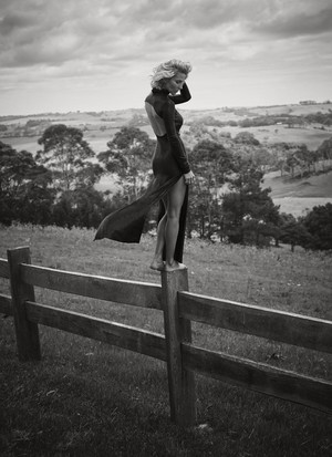  Elsa Pataky - Elle Australia Photoshoot - 2018