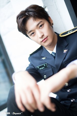  Juyeon "Right Here" promotion photoshoot oleh Naver x Dispatch