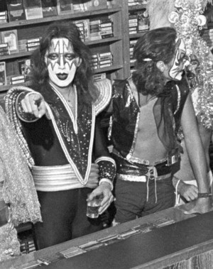  baciare ~Atlanta, Georgia...August 14, 1976 (Destroyer In-Store promo Peaches Records)