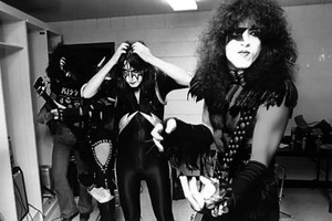  吻乐队（Kiss） ~Cadillac, Michigan…October 9-10,1975 (Cadillac High School-homecoming)