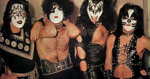  吻乐队（Kiss） ~Chicago, Illinois...November 8, 1974 (Hotter Than Hell Tour)