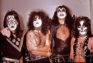 KISS ~Chicago, Illinois...November 8, 1974 (Hotter Than Hell Tour)