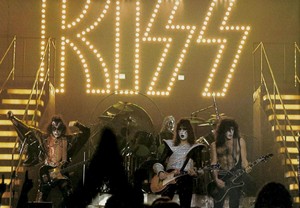  किस ~Detroit, Michigan...January 20-21, 1978 (Alive II Tour)