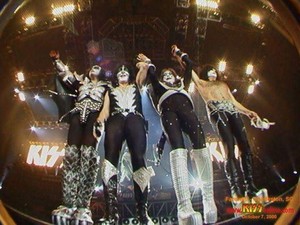 KISS ~East Rutherford, New Jersey...October 7, 2000 (The Farewell Tour)