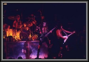  吻乐队（Kiss） ~Houston,Texas...November 9, 1975 (Sam Houston Coliseum)