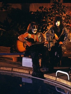  চুম্বন Meets the Phantom Of the Park ~Valencia, California...May 11-15, 1978 (Mountain Amusement Park)