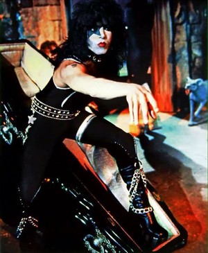  吻乐队（Kiss） Meets the Phantom of the Park ~Valencia, California…May 11-15, 1978 Air Date: October 28, 19