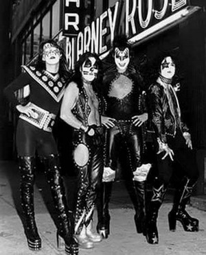 Kiss (NYC ) October 26, 1974 (Dressed to Kill photo shoot)