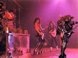  吻乐队（Kiss） ~Passiac, New Jersey...October 4, 1975 (Capitol Theatre)