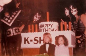  baciare ~St Louis, Missouri...November 7, 1974 (Hotter Than Hell Tour)