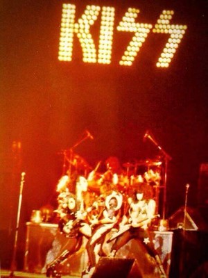  KISS ~Upper Darby, Philadelphia...October 3, 1975 (Alive Tour - Tower Theater)