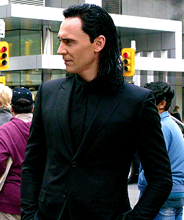  Loki (The black suit)