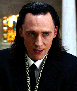  Loki (The black suit)