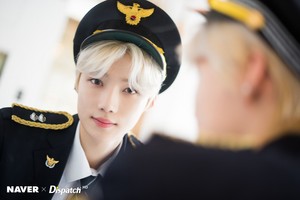  New "Right Here" promotion photoshoot por Naver x Dispatch