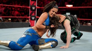  Raw 8/26/19 ~ Bayley vs Nikki attraversare, croce