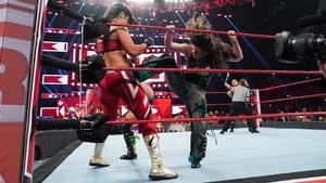  Raw 9/2/19 ~ Nikki Cross/Alexa Bliss vs Becky Lynch/Bayley