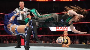  Raw 9/23/19 ~ Nikki пересекать, крест vs Sasha Banks