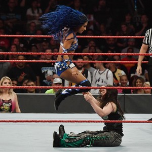  Raw 9/23/19 ~ Nikki 交叉, 十字架 vs Sasha Banks