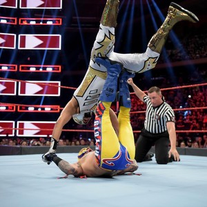  Raw 9/9/19 ~ Rey Mysterio vs Gran Metalik