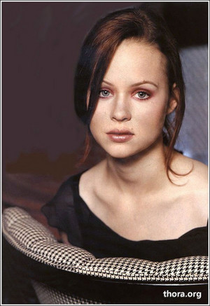  Thora Birch - étoile, star Magazine Photoshoot - 2001