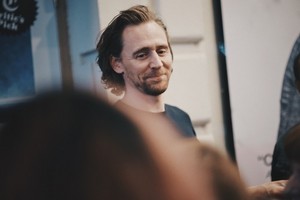  Tom Hiddleston -Betrayal Brodway outside of Bernard B Jacobs Theater (September 19, 2019)