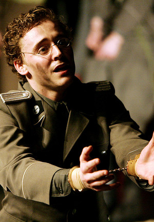  Tom Hiddleston as Posthumus-Cloten in Cheek door Jowl’s Cymbeline (2007)