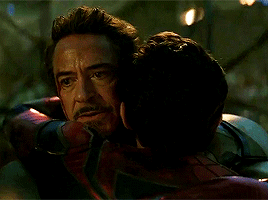  Tony and Peter -Avengers: Endgame (2019)
