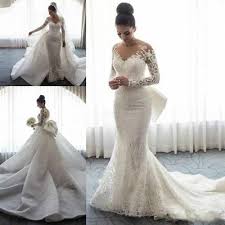  Wedding Dress With A Full overskirt, اورسکیرٹ