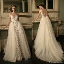  Wedding Dress With A Full overskirt, اورسکیرٹ
