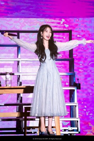  [OFFICIAL PHOTO] ‪2019 आई यू Tour Concert‬ <Love, poem> in Taipei ‬