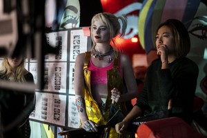  Birds of Prey (2020) Behind the Scenes Still - Margot Robbie as Harley Quinn and Director Cathy Yan