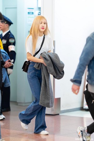  Blackpink at Gimpo Airport heading to जापान 191203