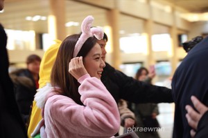  Blackpink at Gimpo Airport heading to 일본 191203