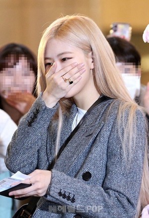  Blackpink at Gimpo Airport heading to Japan 191203