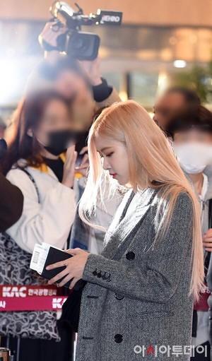  Blackpink at Gimpo Airport heading to Giappone 191203
