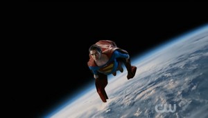 Brandon Routh - Superman - Crisis On Infinite Earths